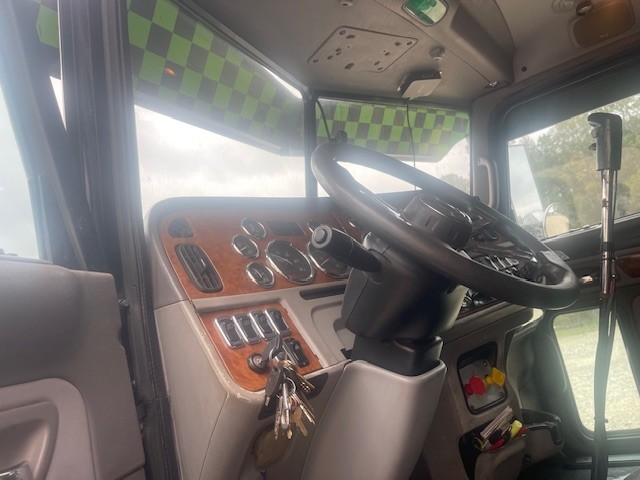 2006 PETERBILT 379 - Image 8